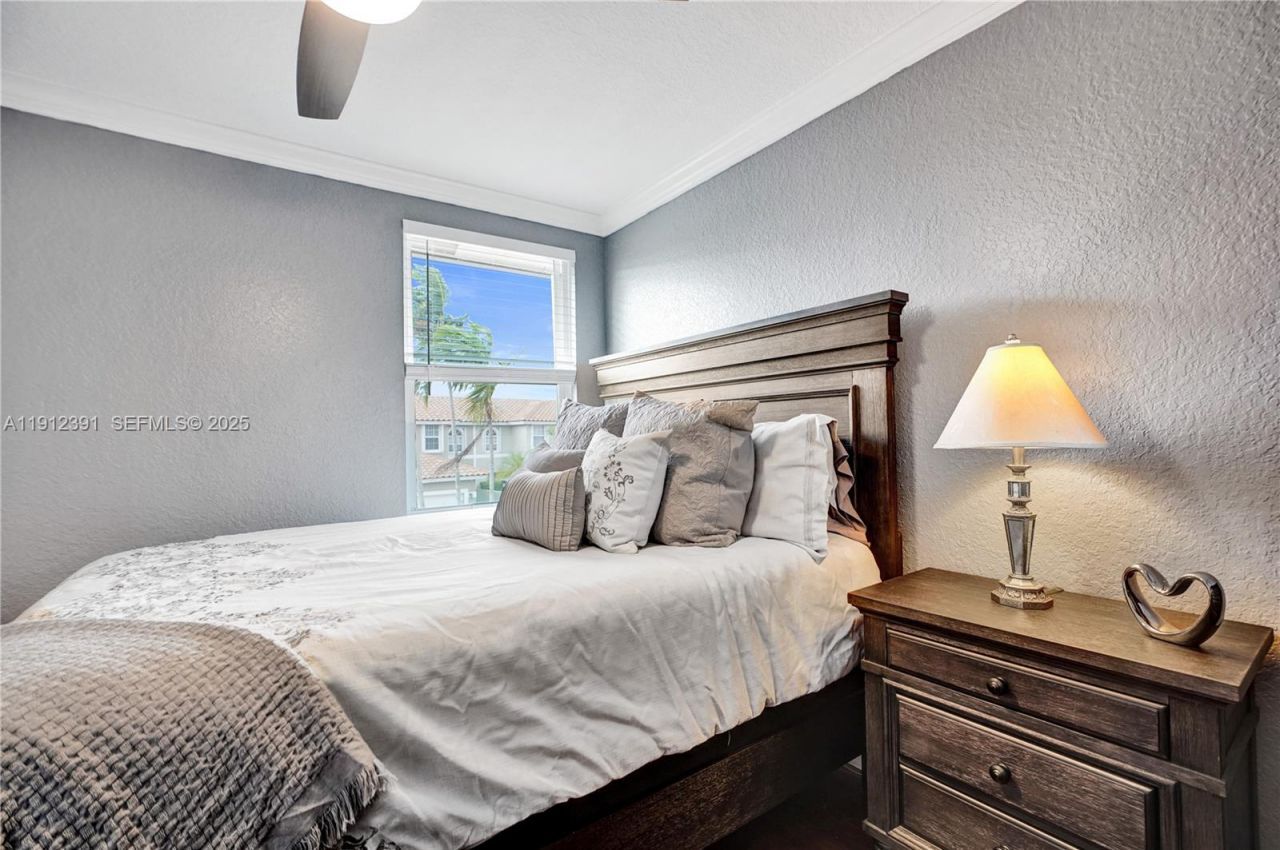 5633 NW 117th Avenue, Coral Springs, FL 33076 Photo