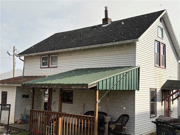 89 1/2 N Maiden St, Waynesburg, PA 15370