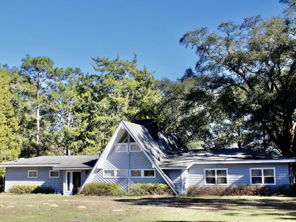 103 Pretty Pond Lane, DeFuniak Springs, FL 32433