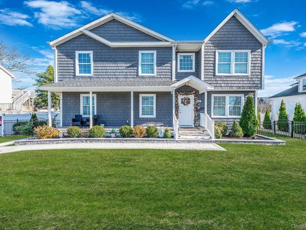 50 Verazzano Avenue, Copiague, NY 11726