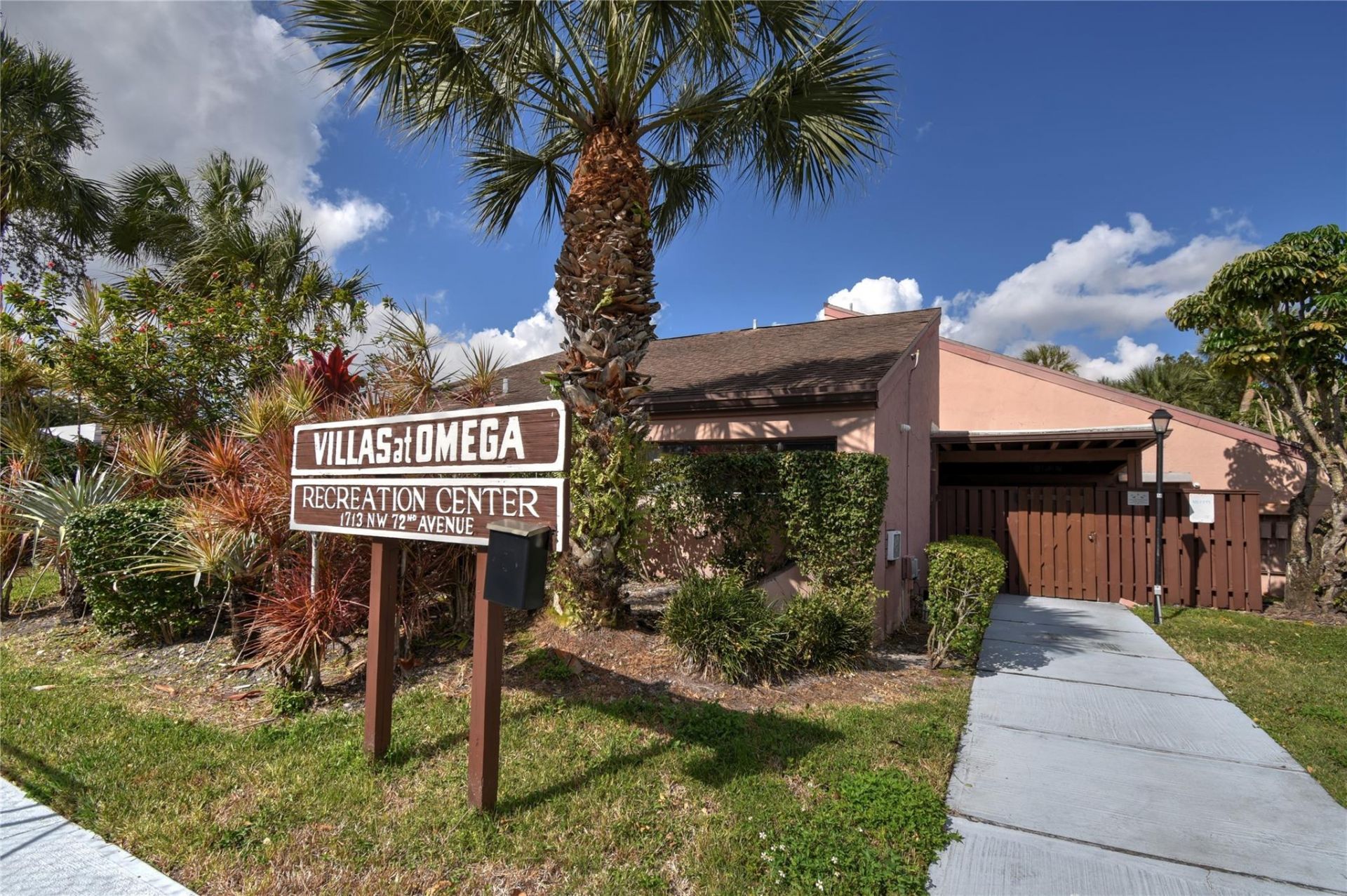 1748 NW 74th Avenue, Unit 19, Plantation, FL 33313 Photo