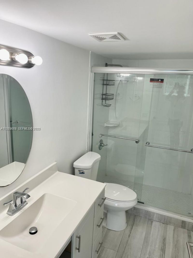 8050 NW 8th St, Unit 201, Miami, FL 33126 Photo