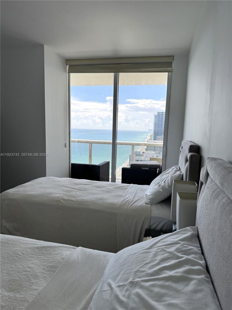 1830 S Ocean Dr, Unit 3303, Hallandale Beach, FL 33009 Photo