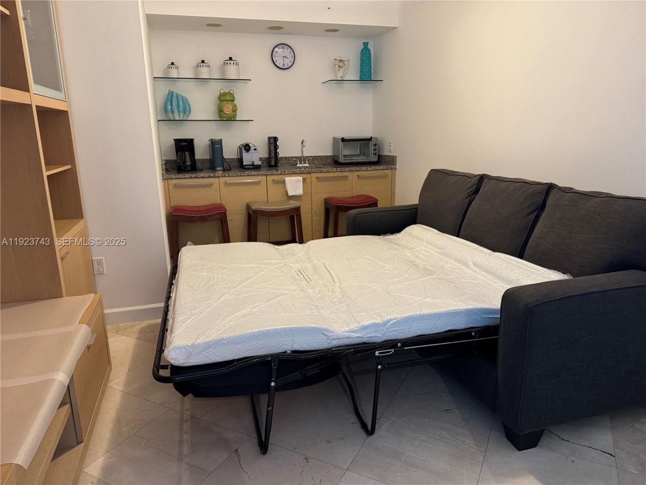 1830 S Ocean Dr, Unit 3303, Hallandale Beach, FL 33009 Photo