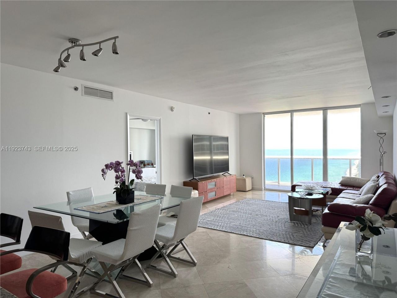 1830 S Ocean Dr, Unit 3303, Hallandale Beach, FL 33009 Photo