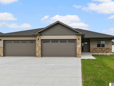 2830 South Creek Road, Lincoln, NE 68516