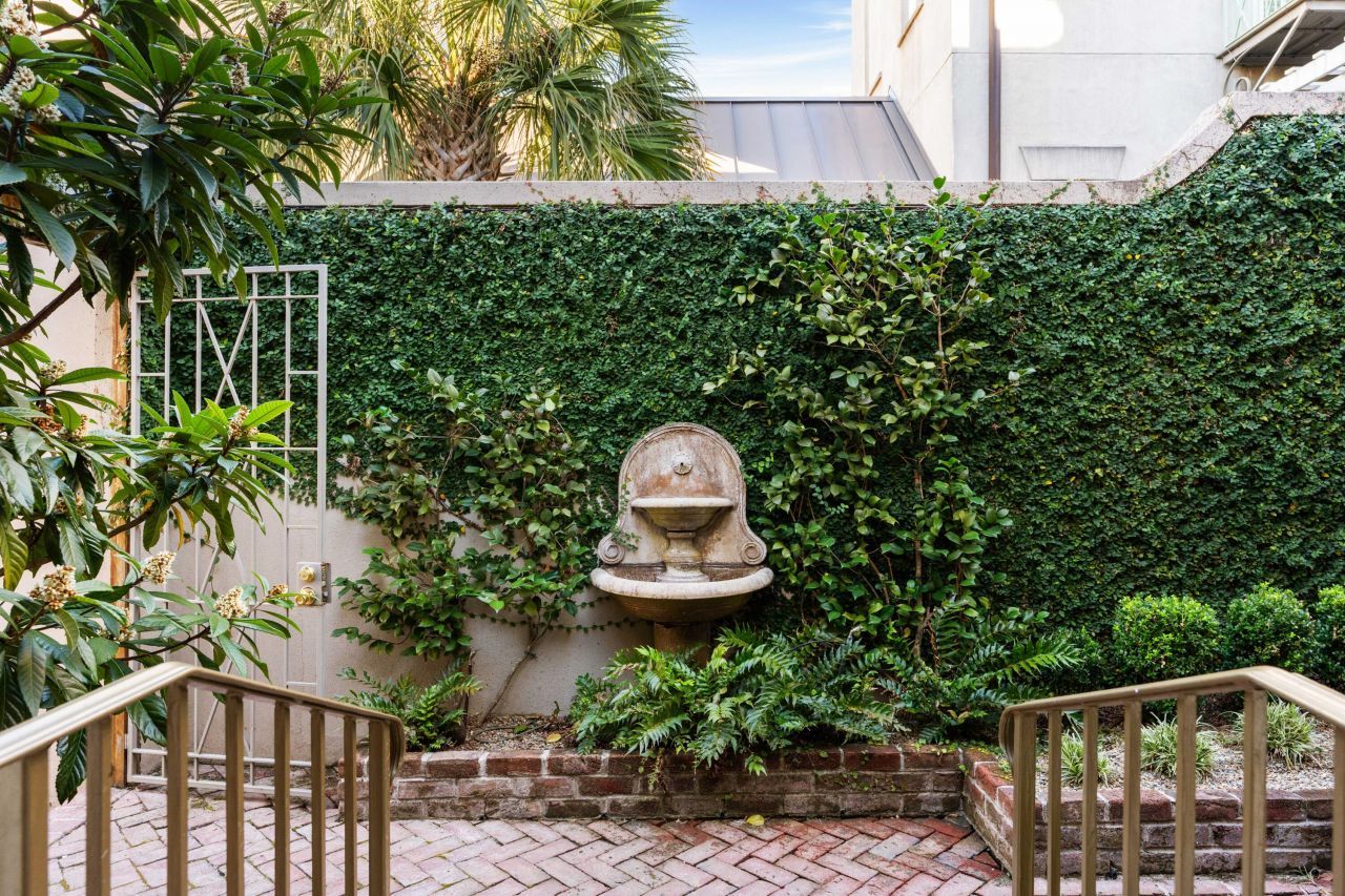 35 John Galt Way Photo 24