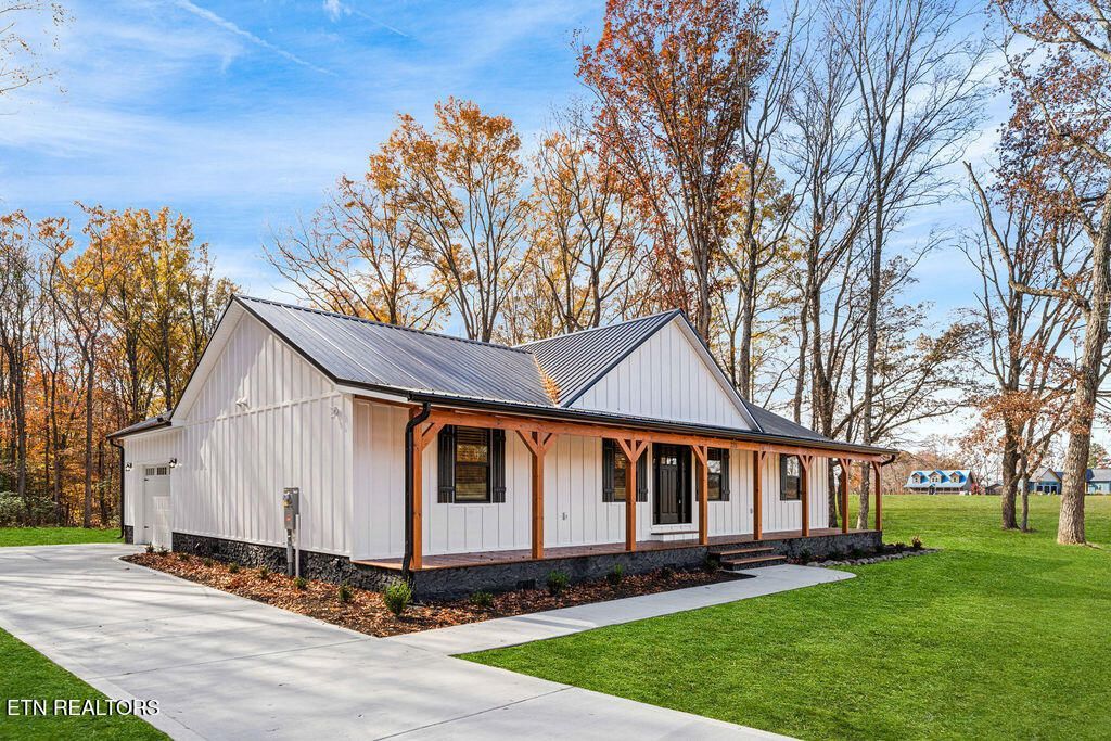231 Sunset Boulevard, White Pine, TN 37890 Main Photo