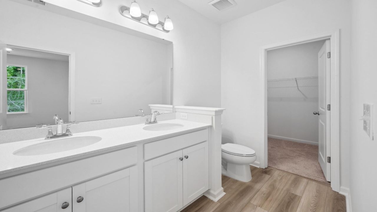 478 Cadbury Loop Photo 12