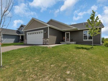 419 Bluebird Drive NW, Isanti, MN 55040