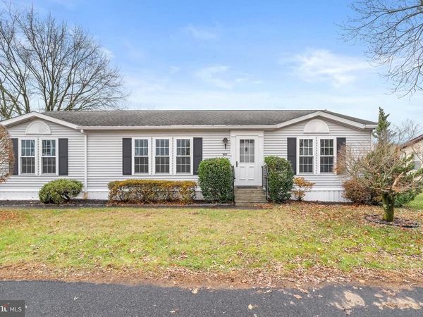 907 LAKEVIEW DRIVE, GREEN LANE, PA 18054