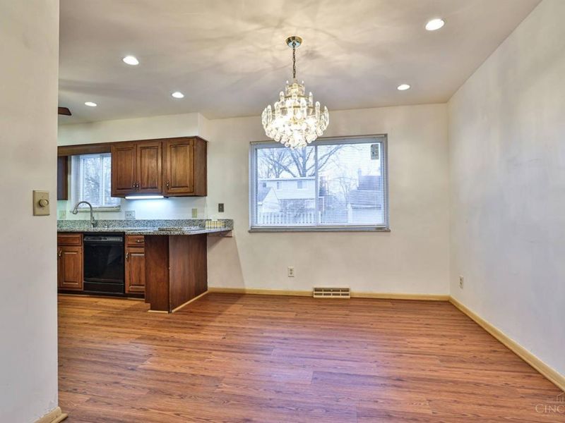 1101 Meadowind Court, Springfield Twp., OH 45231 Photo 11
