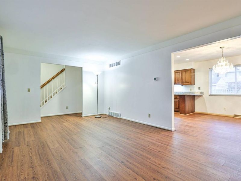 1101 Meadowind Court, Springfield Twp., OH 45231 Photo 6