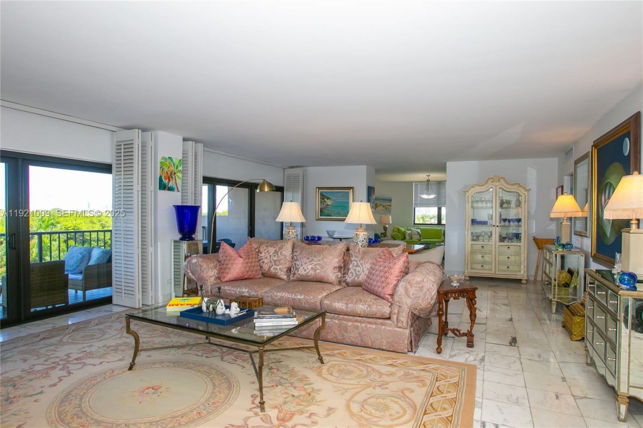 1800 NE 114th St, Unit 603, Miami, FL 33181 Photo