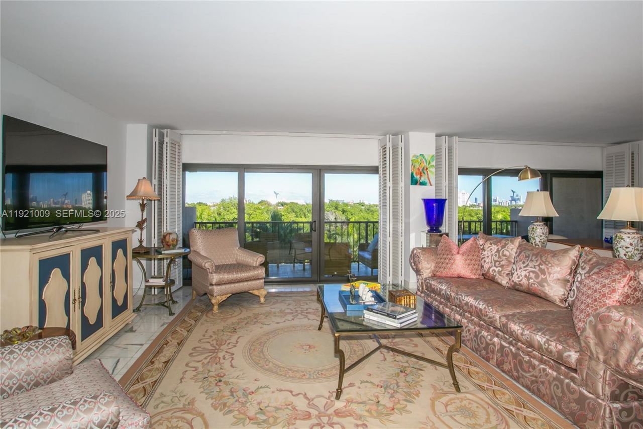 1800 NE 114th St, Unit 603, Miami, FL 33181 Photo