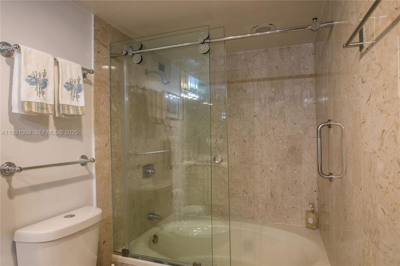 1800 NE 114th St, Unit 603, Miami, FL 33181 Photo