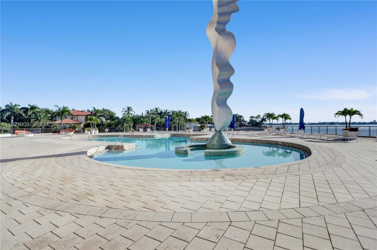 1800 NE 114th St, Unit 603, Miami, FL 33181 Photo