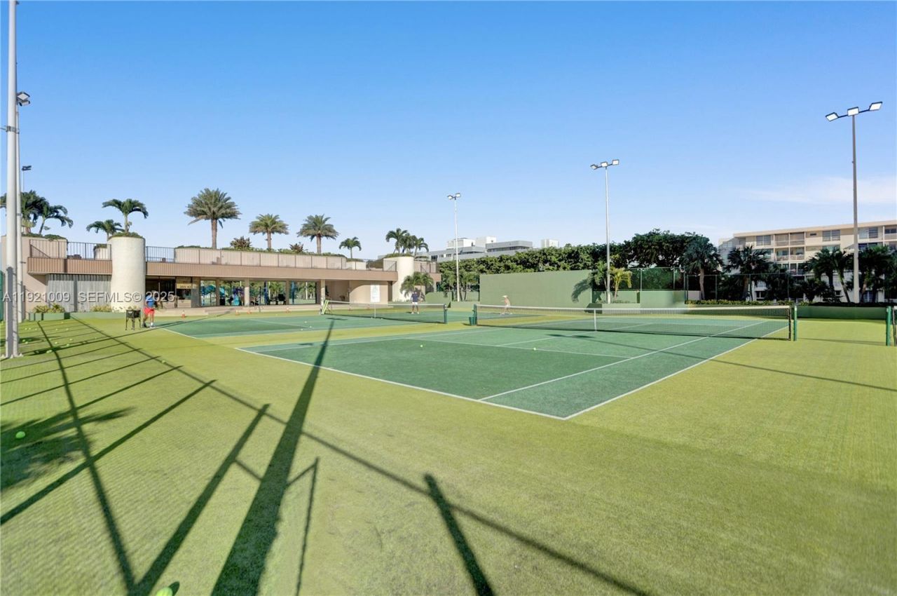 1800 NE 114th St, Unit 603, Miami, FL 33181 Photo