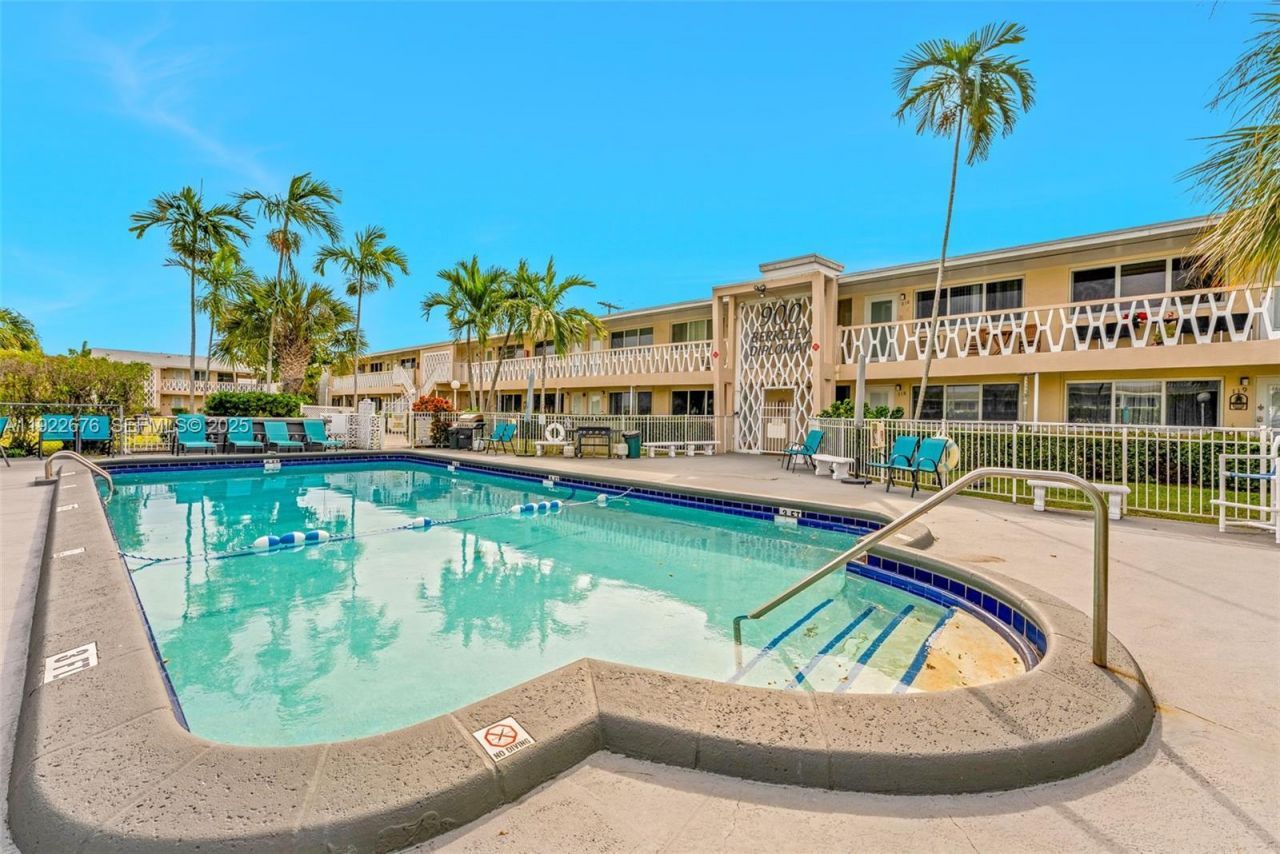 900 Atlantic Shores Blvd, Unit 105, Hallandale Beach, FL 33009 Photo