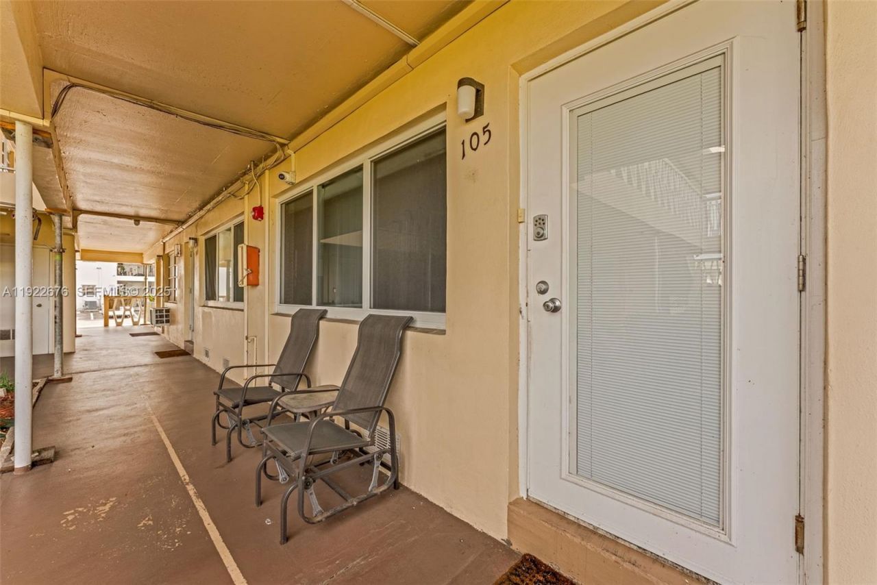 900 Atlantic Shores Blvd, Unit 105, Hallandale Beach, FL 33009 Photo
