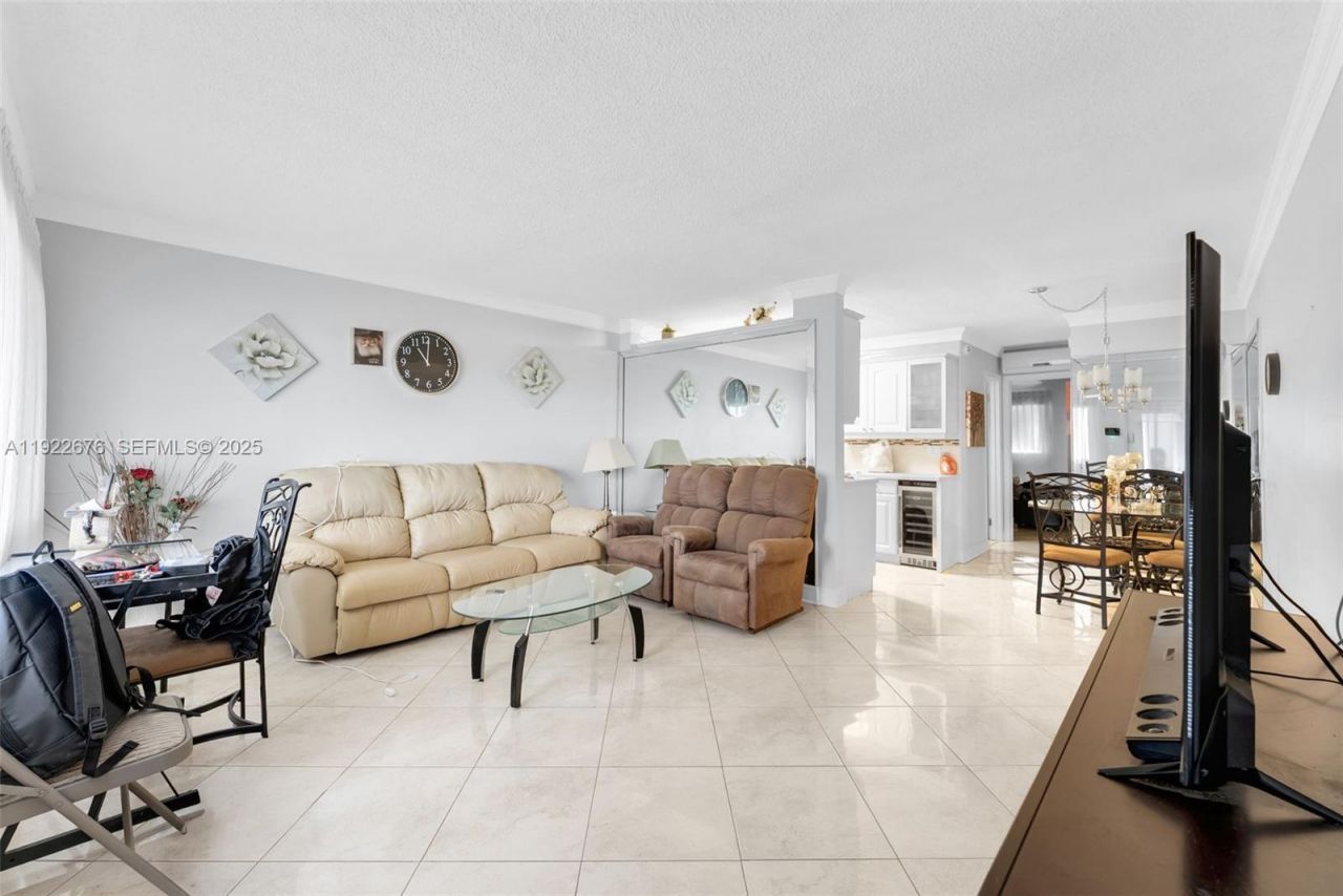 900 Atlantic Shores Blvd, Unit 105, Hallandale Beach, FL 33009 Photo