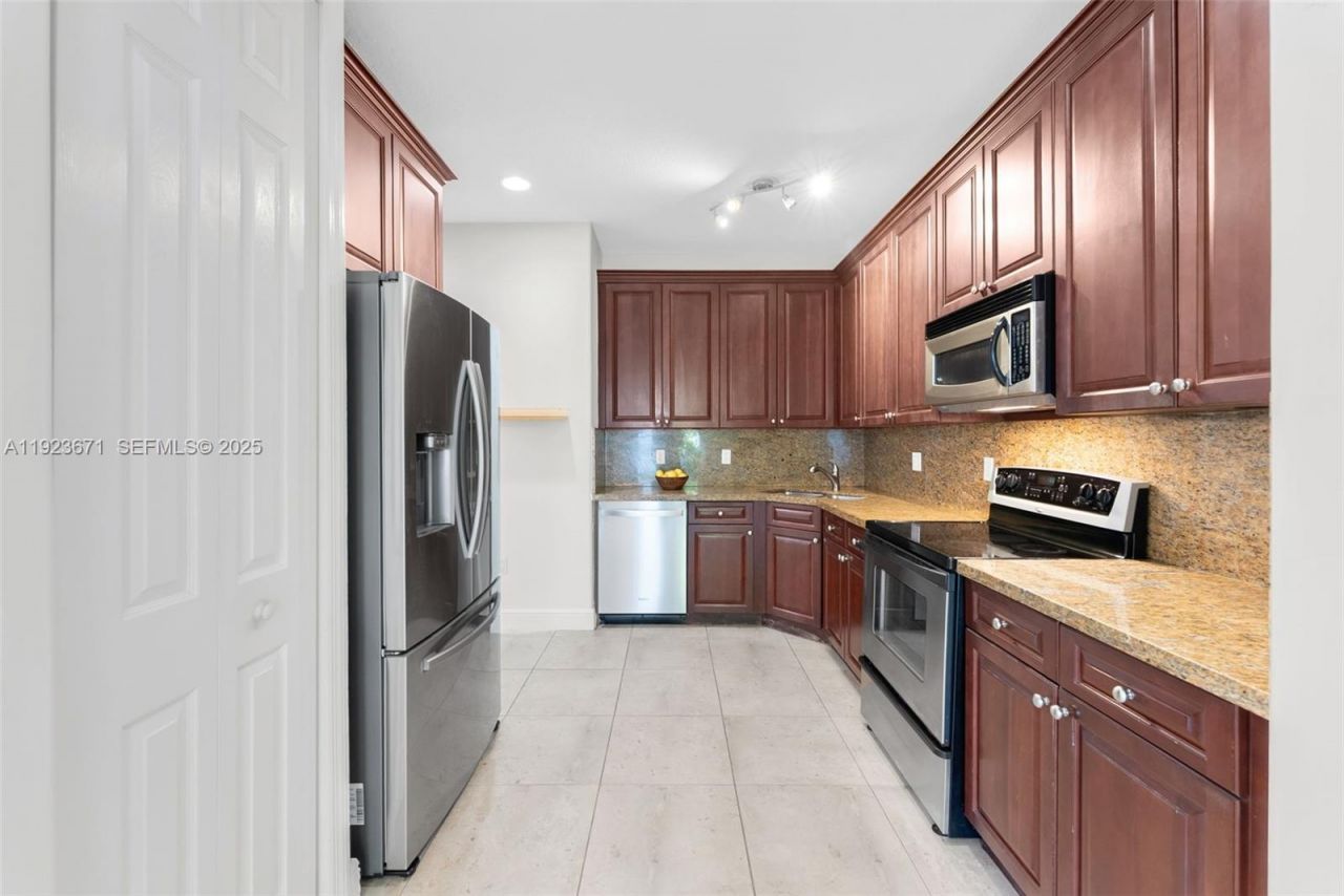 13909 SW 86th Ct, Unit 13909, Palmetto Bay, FL 33158 Photo