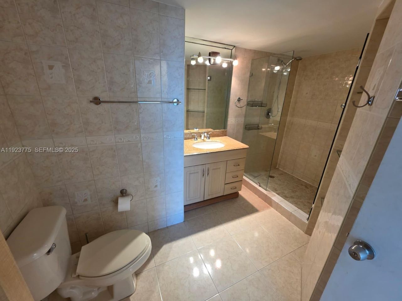 7135 Collins Ave, Unit 725, Miami Beach, FL 33141 Photo