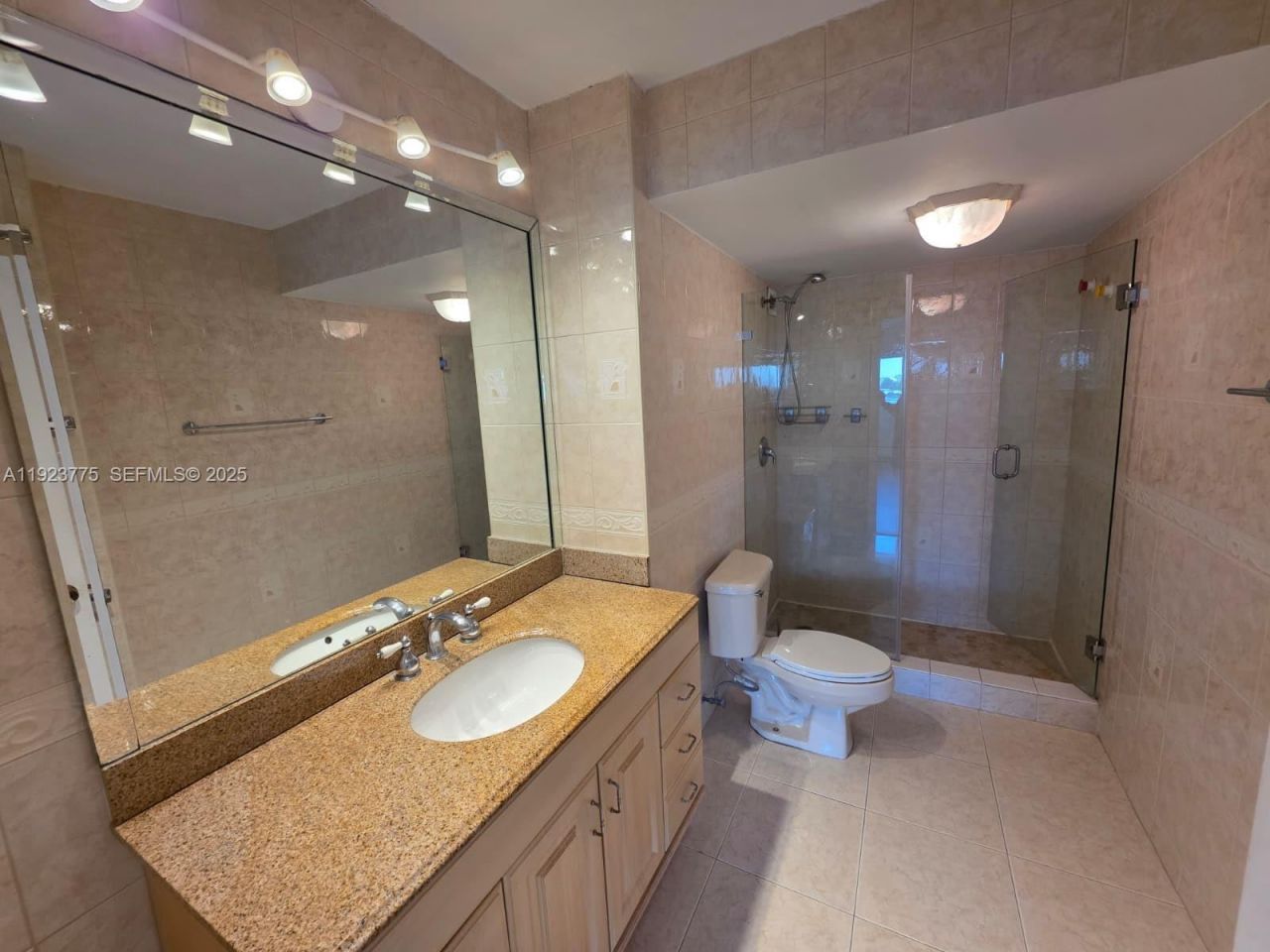 7135 Collins Ave, Unit 725, Miami Beach, FL 33141 Photo