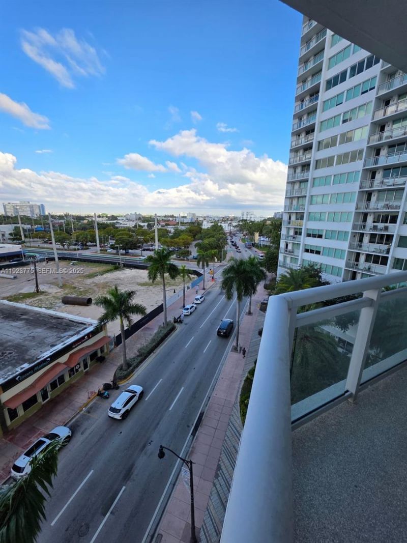 7135 Collins Ave, Unit 725, Miami Beach, FL 33141 Photo
