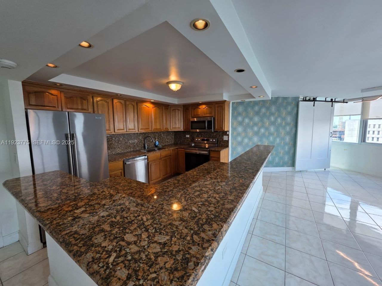 7135 Collins Ave, Unit 725, Miami Beach, FL 33141 Photo