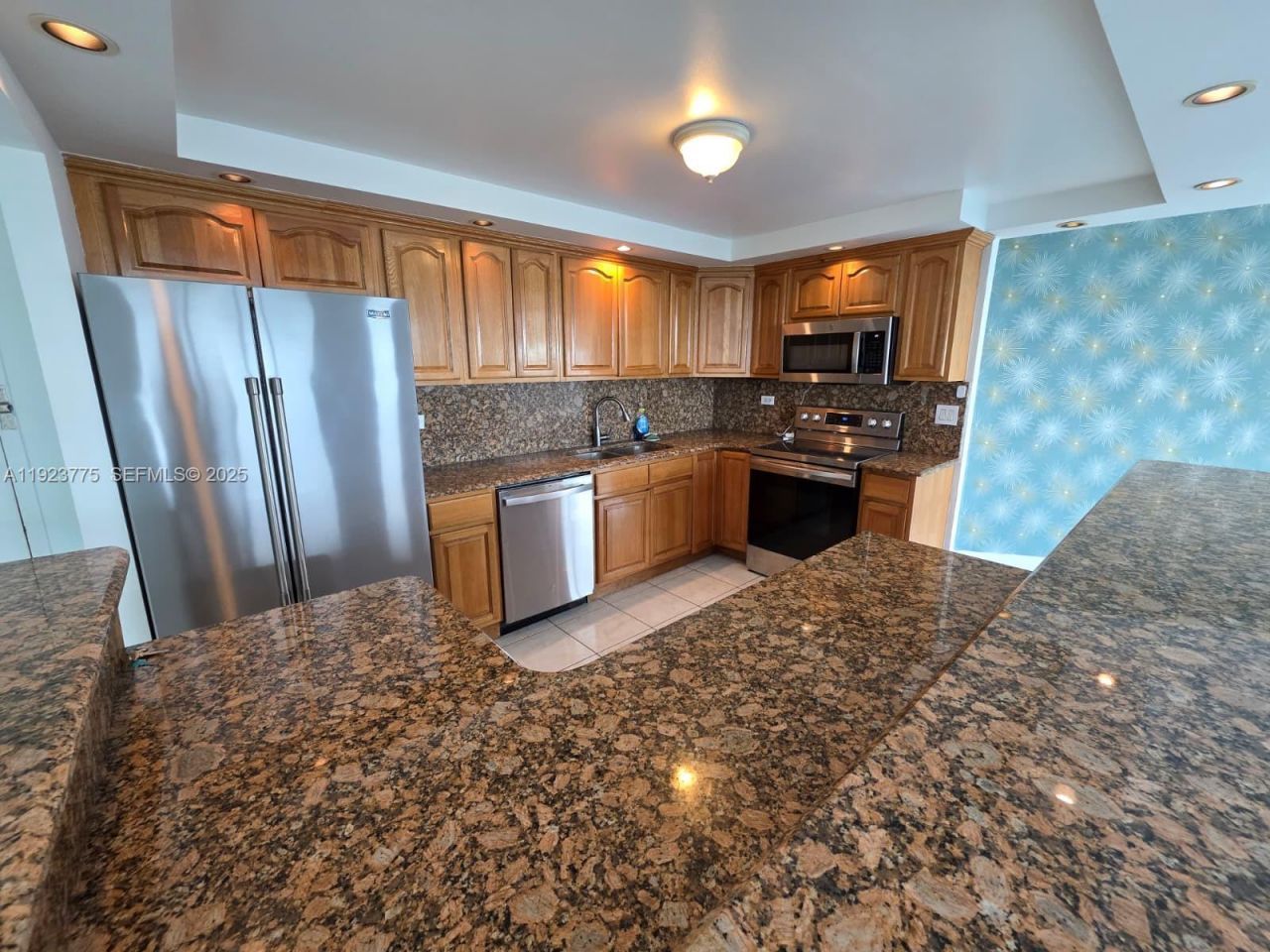 7135 Collins Ave, Unit 725, Miami Beach, FL 33141 Photo