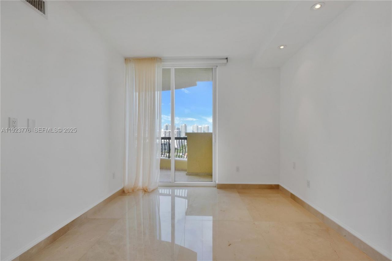 17875 Collins Ave, Unit 905, Sunny Isles Beach, FL 33160 Photo