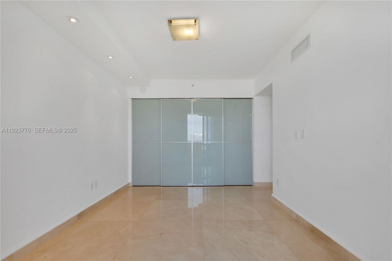 17875 Collins Ave, Unit 905, Sunny Isles Beach, FL 33160 Photo