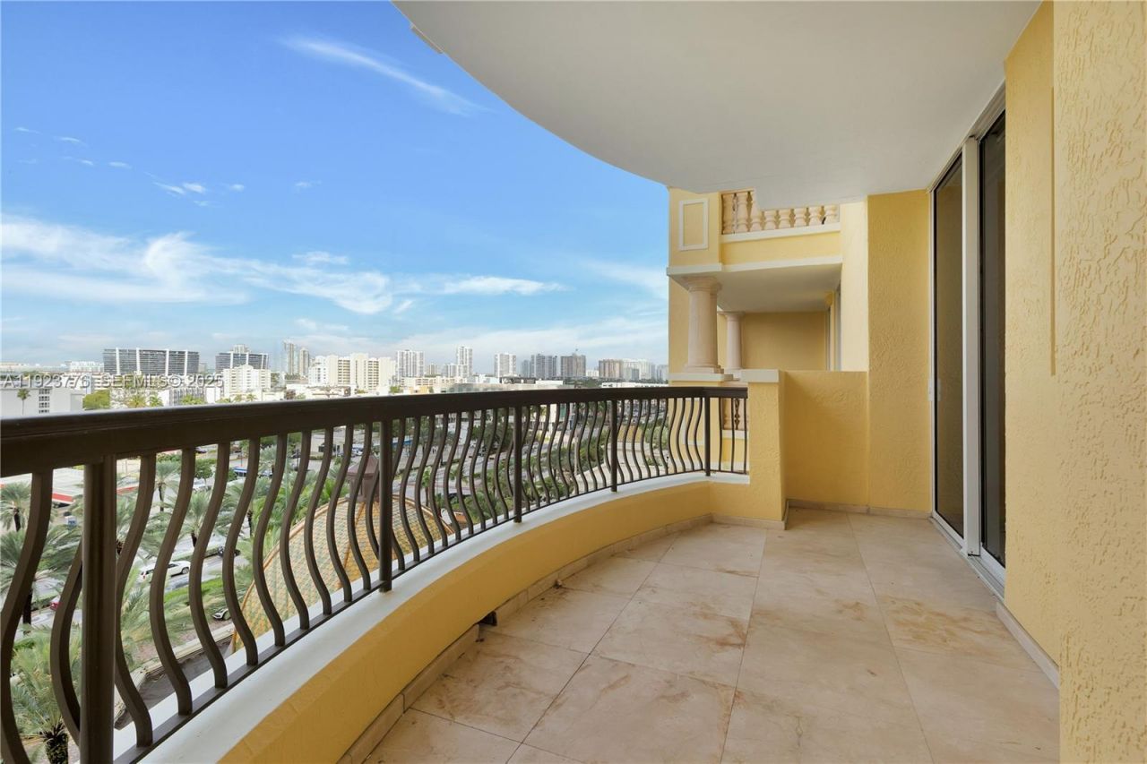 17875 Collins Ave, Unit 905, Sunny Isles Beach, FL 33160 Photo