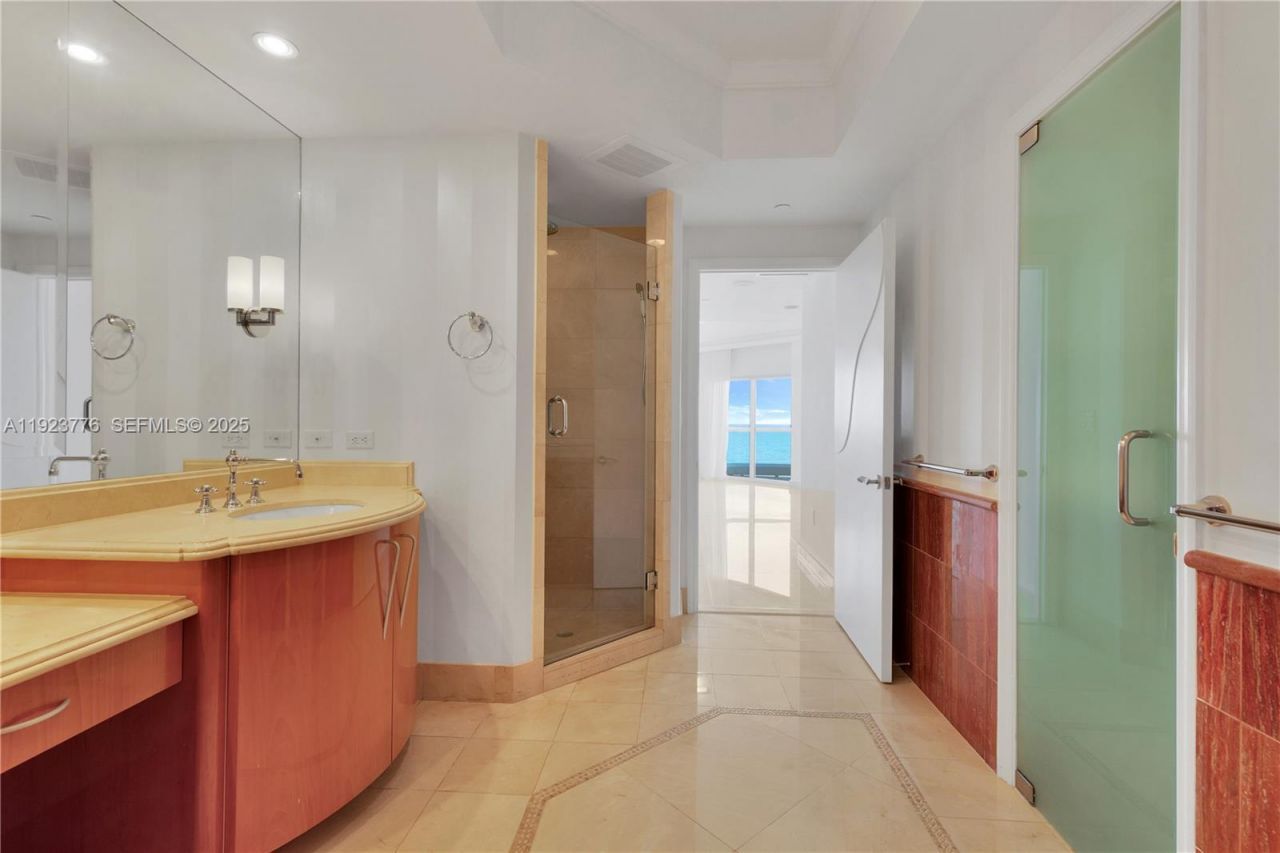 17875 Collins Ave, Unit 905, Sunny Isles Beach, FL 33160 Photo