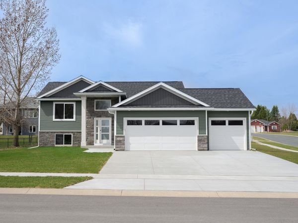 809 5th Avenue NW, Dodge Center, MN 55927