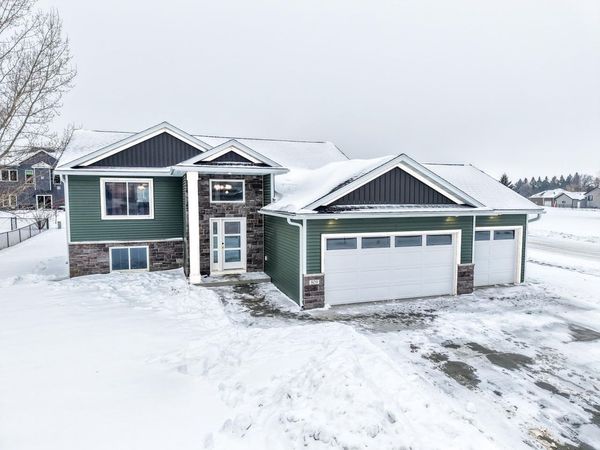 809 5th Avenue NW, Dodge Center, MN 55927