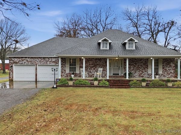 1101 N Navajo, Chouteau, OK 74337