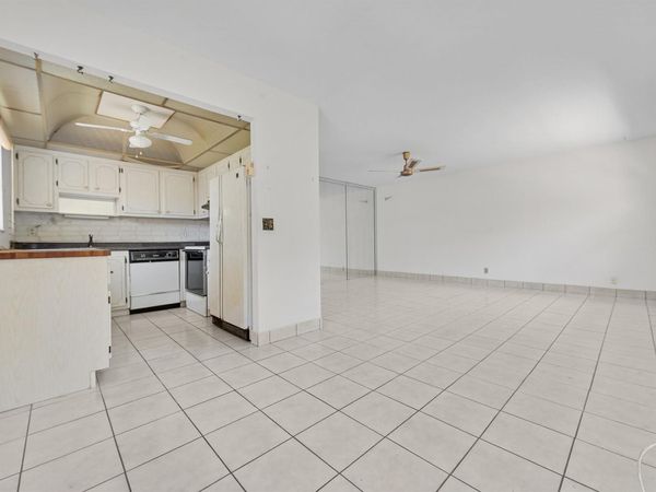 180 Saxony D, Delray Beach, FL 33446