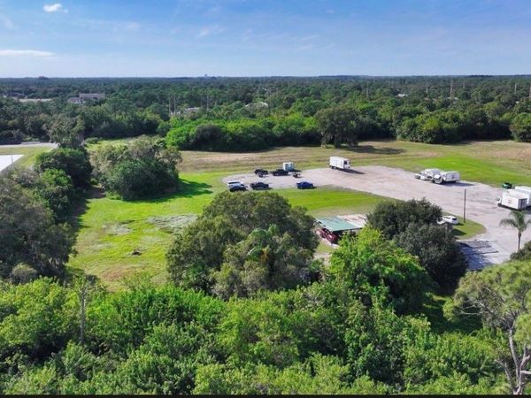 5435 45th St, Vero Beach, FL 32967