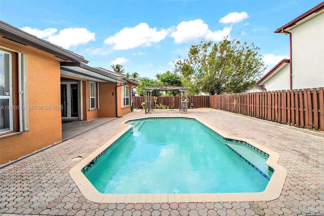 15875 SW 149th Lane, Miami, FL 33196 Photo