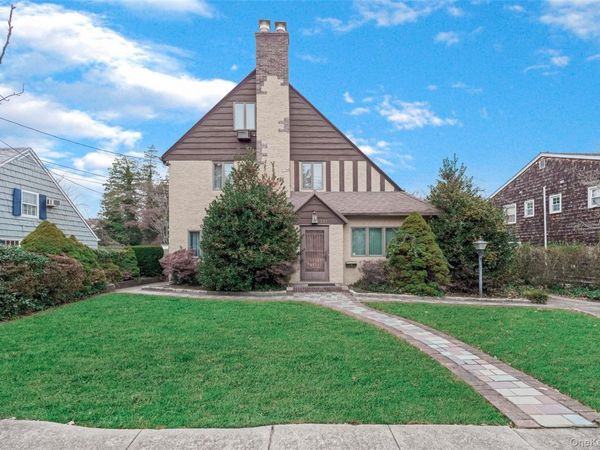 331 Richmond Road, Douglaston, NY 11363