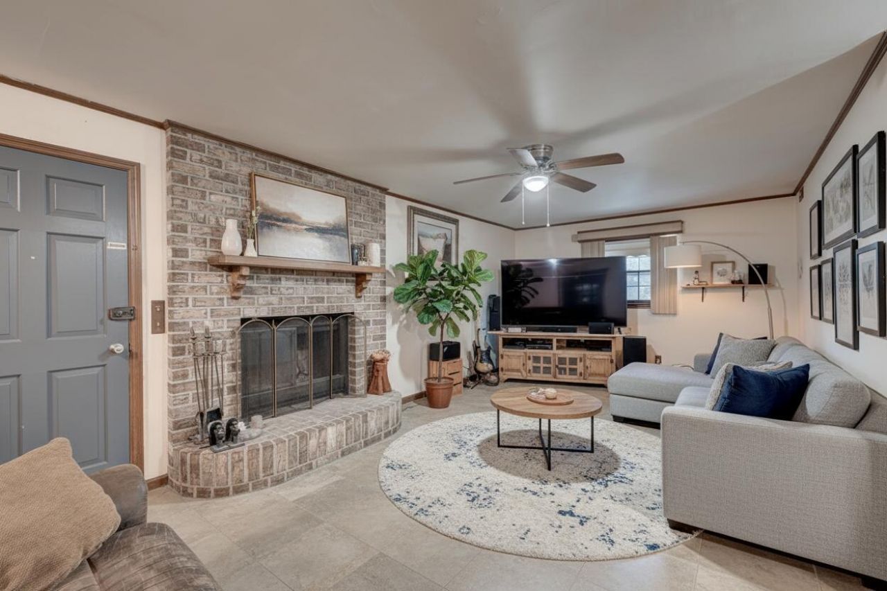 8041 Kittery Avenue Photo 9