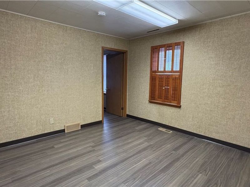 139 N Walnut Street, East Palestine, OH 44413 Photo 5