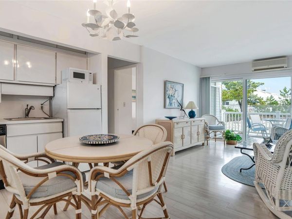 281 Dune Road, Unit 2A, Westhampton Beach, NY 11978