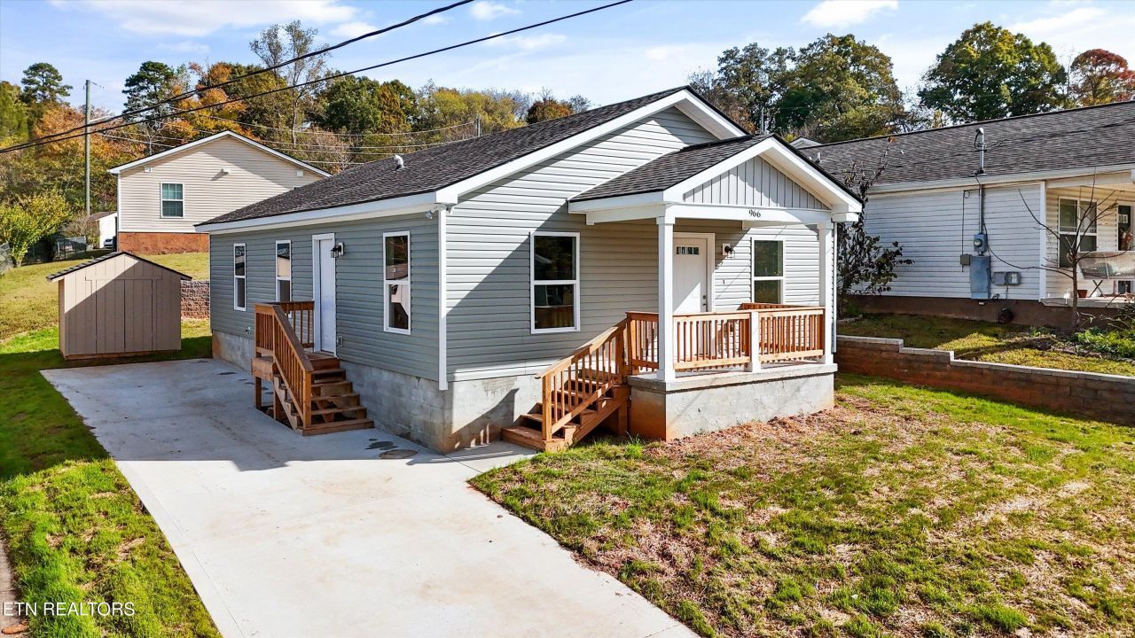 966 Anniversary Lane, Knoxville, TN 37914 Main Photo