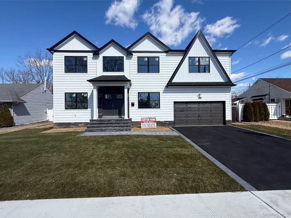 3421 Hawthorne Drive N, Wantagh, NY 11793