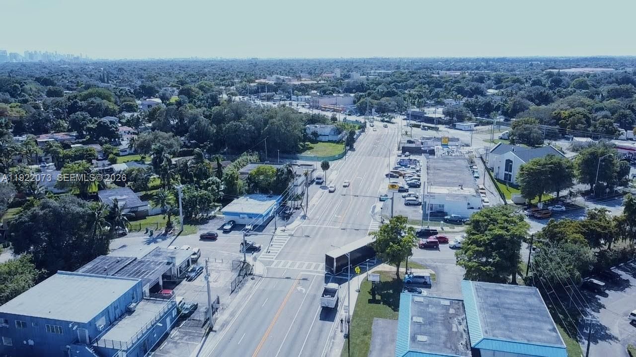 11851 W Dixie Hwy, Miami, FL 33161 Photo