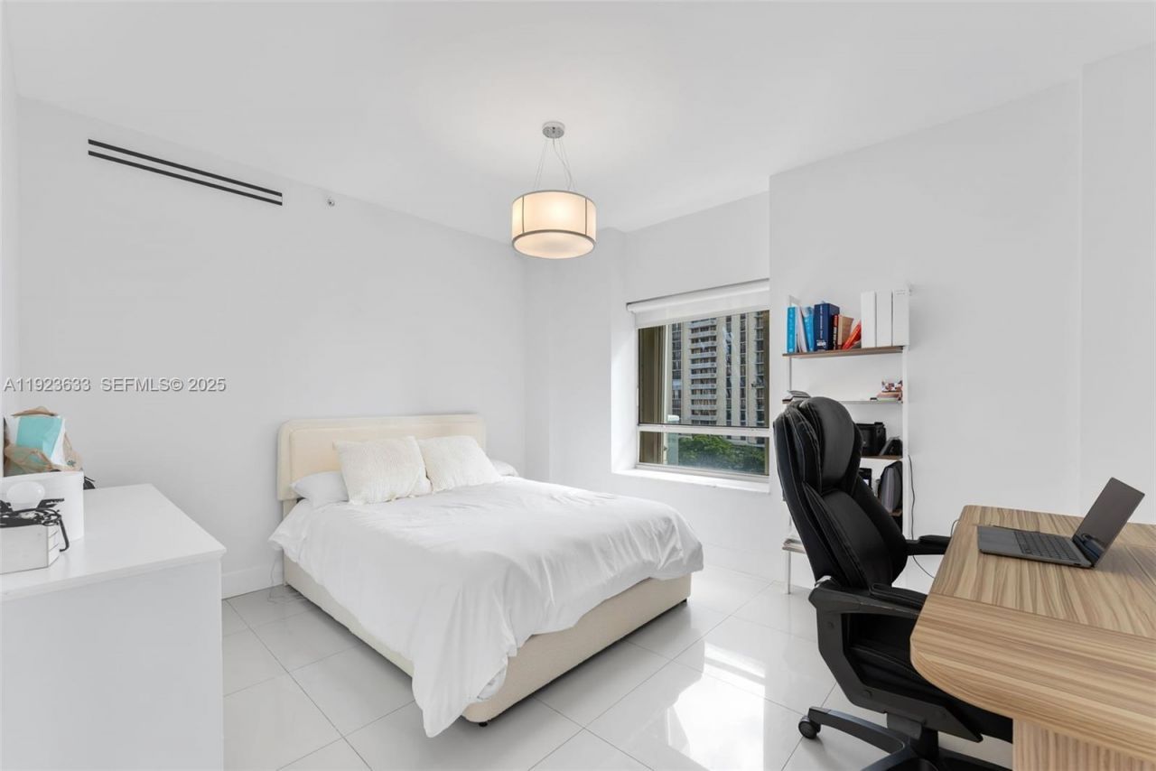 19500 Turnberry Way, Unit 7D, Aventura, FL 33180 Photo