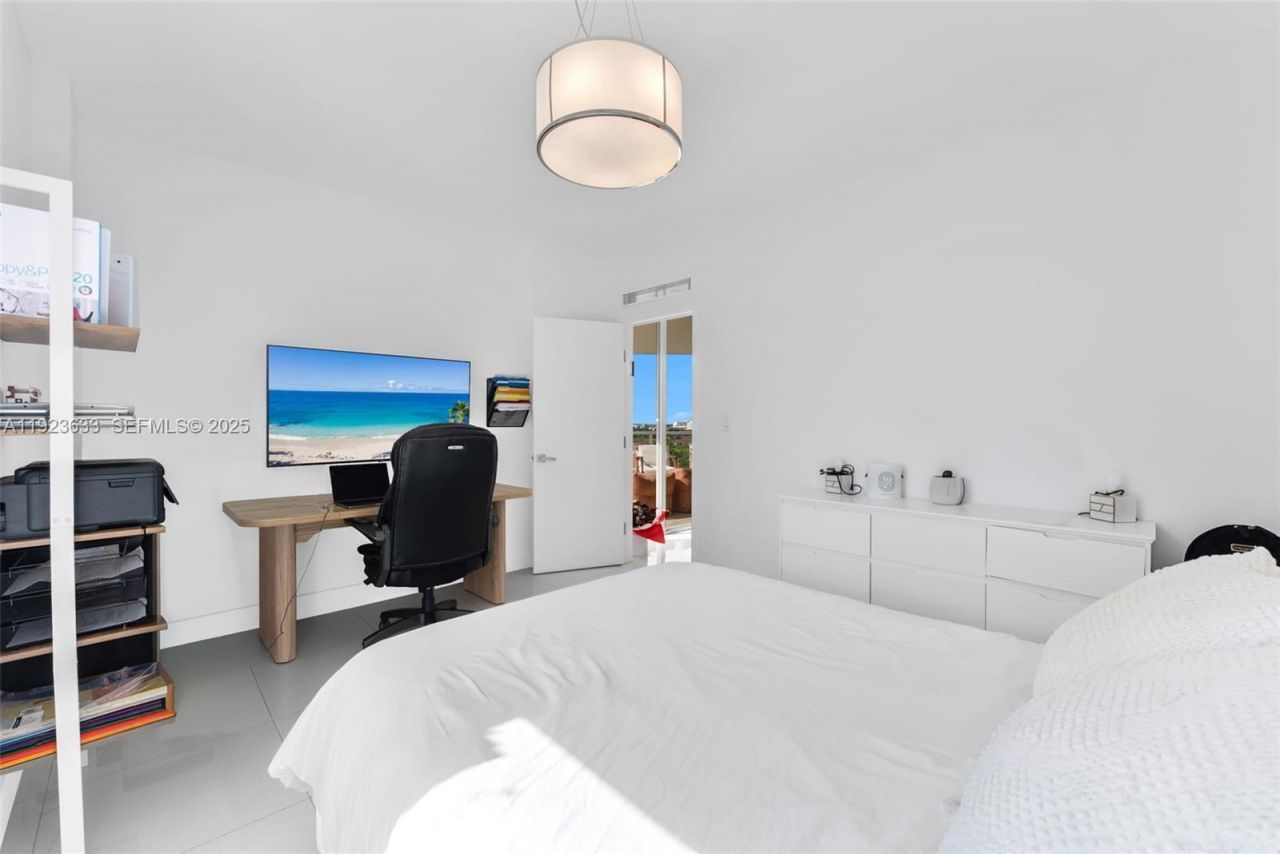 19500 Turnberry Way, Unit 7D, Aventura, FL 33180 Photo